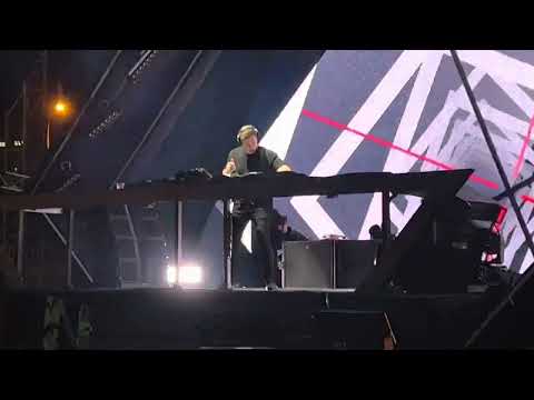 HARDWELL x TIMMY TRUMPET x MADDIX - REVOLUTION (IG)