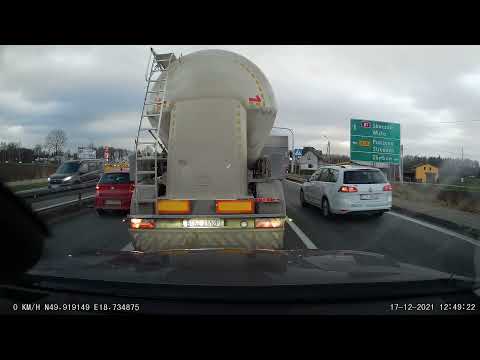 Chamski debil za kierownicą cysterny