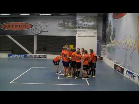 2016-05-28 LASB 01-Pojat HJC:ssä valmiina ekaan peliin