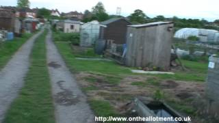 preview picture of video 'A Walk down the Boothferry Road, Hessle Allotments'