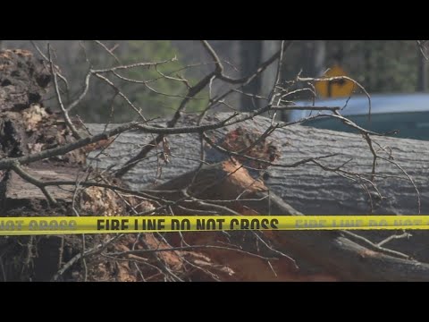 Thousands still remain without power in Louisville area following Friday's storm