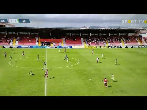 Lance do jogo AVS vs Lank Vilaverdense (John Mercado em lance individual e Nenê a encosta para golo)