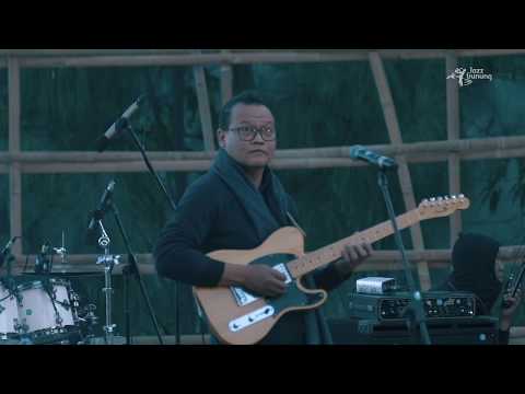 Yuri Mahatma Quartet Live at Jazz Gunung Bromo 2019 - Blackbird (The Beatles)