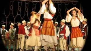 preview picture of video 'Festivali Folklorik i Gjirokastres 2009  Valle e kenduar per qavat Lezhe'