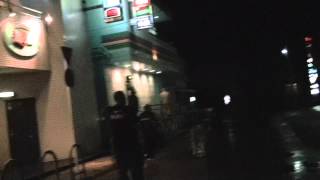 preview picture of video 'アキーラさん＆フカーヤさん夜の街散策②対馬・中心街の厳原地区,Izuhara-area,Tsushima,Japan'