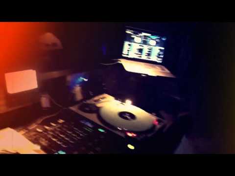 DJ Reinard Raimund - Concert Music DJ at Mansion Night Club in Miami, Florida