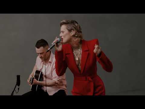 YAENNIVER - Sag deiner Freundin (Live I Akustik)