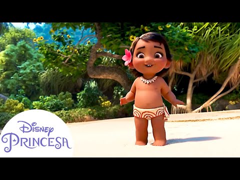 Moana bebé ayuda a una pequeña tortuga | Disney Princesa