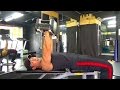 ダンベルフライの効果的なやり方!大胸筋に効くフォームのコツを解説
