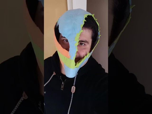 Vídeo relacionado con Johnny Pemberton Mascaras de Personajes Famosos, Caras de Carton