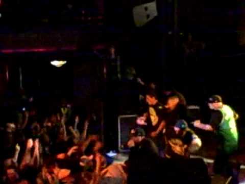 House of Pain, "Jump Around" (Live in Boston, St Patrick's Day 2009)