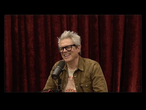 Joe Rogan Experience #2439 - Johnny Knoxville