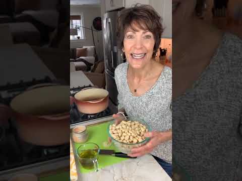 Marcella Hazan's White Bean Soup with Garlic and Parsley Recipe