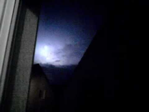 Junge findet Blitz Geil!!