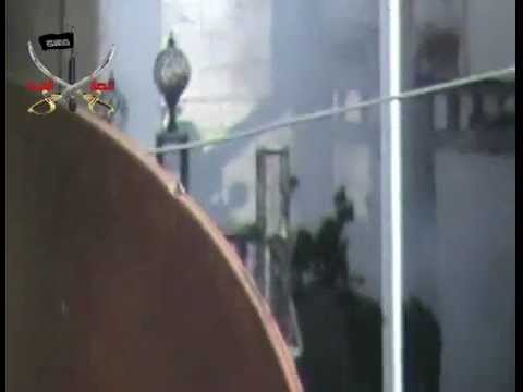 استهداف عناصر قوات النظام أثناء تقدمهم مع دبابة في درعا البلد من قبل كتيبة أنصار السنة