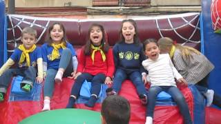 Hinchables y cantando