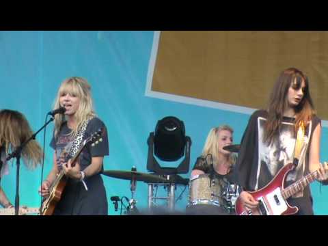 PLASTISCINES - Shake (06-08-2010, Live au Festival Indétendances, Paris)