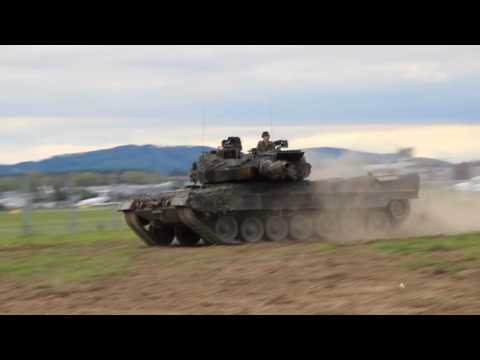 Bergepanzer 3 + T-72M4CZ + Leopard (Dny NATO Days 2016)