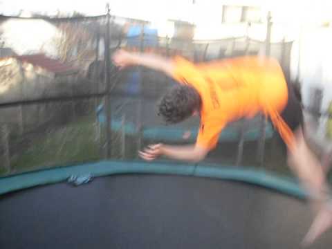 Trampolin Stunt