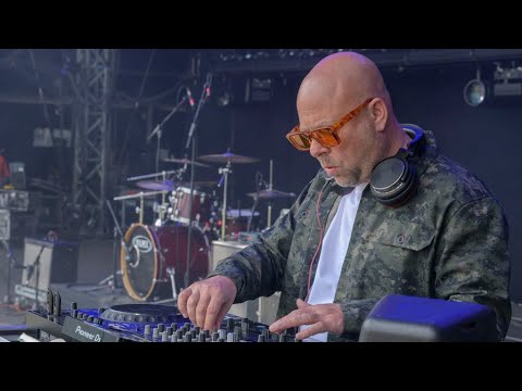 Tin Tin: New Order’s Tour DJ on Manchester Clubs & Indie Dance