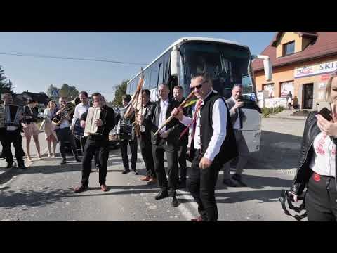 Brama weselna spotkanie dwóch zespołów i drużbów ( zespół Pryzmat Gorlice)