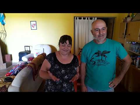 en COLONIA BREMEN..SOLEDAD Y SU ESPOSO...ELABORACION DEL PAN CASERO