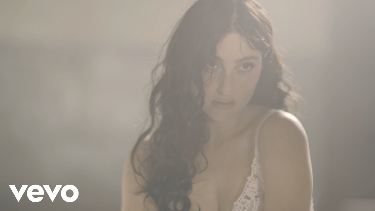 BANKS Lyrics - I Still Love You + Terjemahan - Lirikimia Lyrics Update BANKS Lyrics - I Still Love You + Terjemahan - Lirikimia Lyrics Update - Lirikimia Lyrics Update