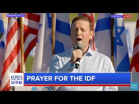 Chaim Dovid Berson singing the prayer for the IDF at the march for Israel rally in Washington DC