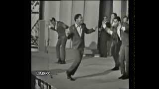 THE FOUR TOPS - I CAN&#39;T HELP MYSELF (SUGAR PIE, HONEY BUNCH) LIVE PARIS FRANCE 1967