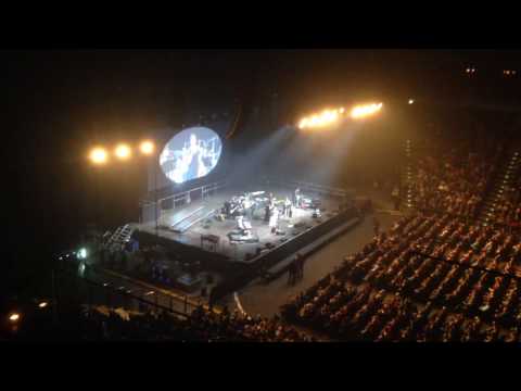 Marie Rottrová - Lásko, voníš deštěm - Vánoční koncert 2016 - O2 Arena