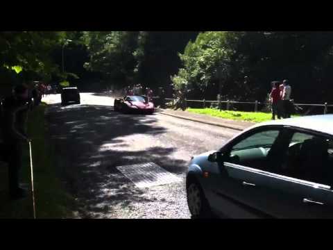 Decatted insane Ferrari Enzo acceleration!