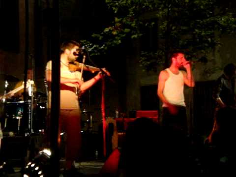 10 rue d'la madeleine : Vive la commune