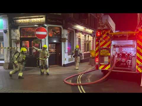 Fire crews called to smoke issuing from property in Ryde High Street