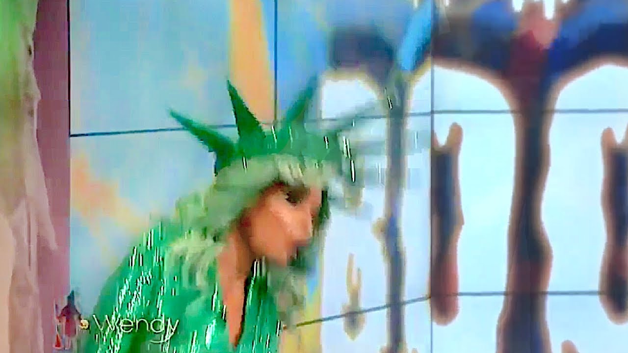 Wendy Williams Faints On Live TV