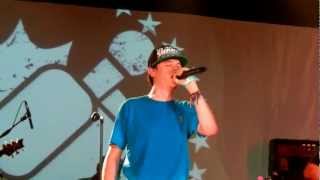 Show Goes On/Pale Kid Raps Fast/Fuck an﻿ Emcee Name..MOV