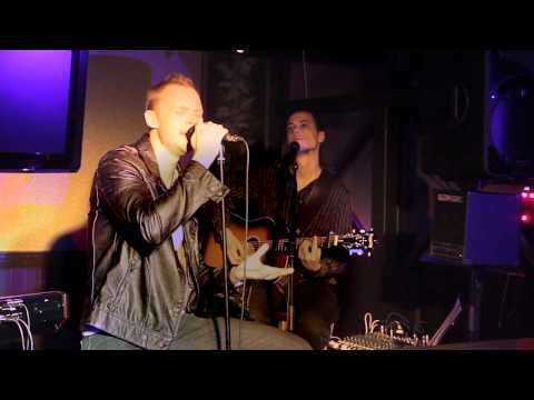 Hetki vain me lennettiin - Riku Torkkeli trio (live) @ Nummela Bistro Bar- Ok