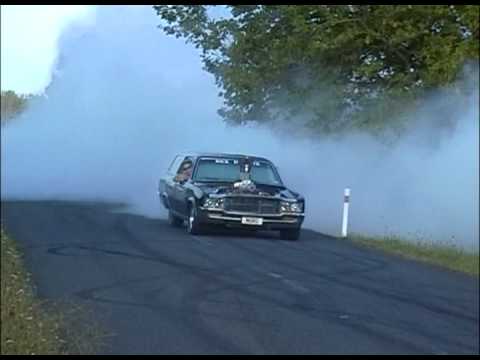 W cutting the grass in the Hizzy