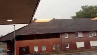preview picture of video 'Hagel über Vöhrum (Peine) - Juli 2013 (27.07.2013)'
