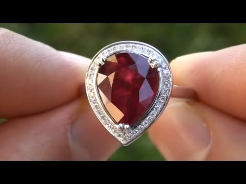 Desperate Housewife Sells Ruby Ring To Make Ends Meet
