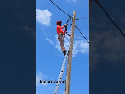 A POSIÇÃO CERTA DE TRABALHO NO POSTE. vejas não percas.