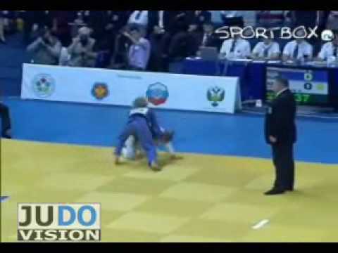 JUDO 2009 Grand Slam Moscow: Natalia Kuzyutina (RUS) - Kitty Bravik (NED)