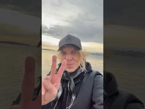 Greetings from Mikko and Shout Out to @HalestormRocks and Lzzy Hale! #apocalyptica #halestorm