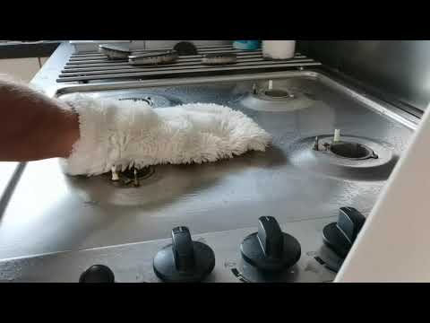 How to clean your hob properly