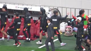 田中達也暫定監督とコーチ陣の試合終了後の様子 J1百年構想リーグ地域リーグラウンド第13節「浦和レッズvs川崎フロンターレ」