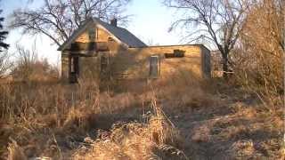 preview picture of video 'Abandoned buildings at Arena, North Dakota'