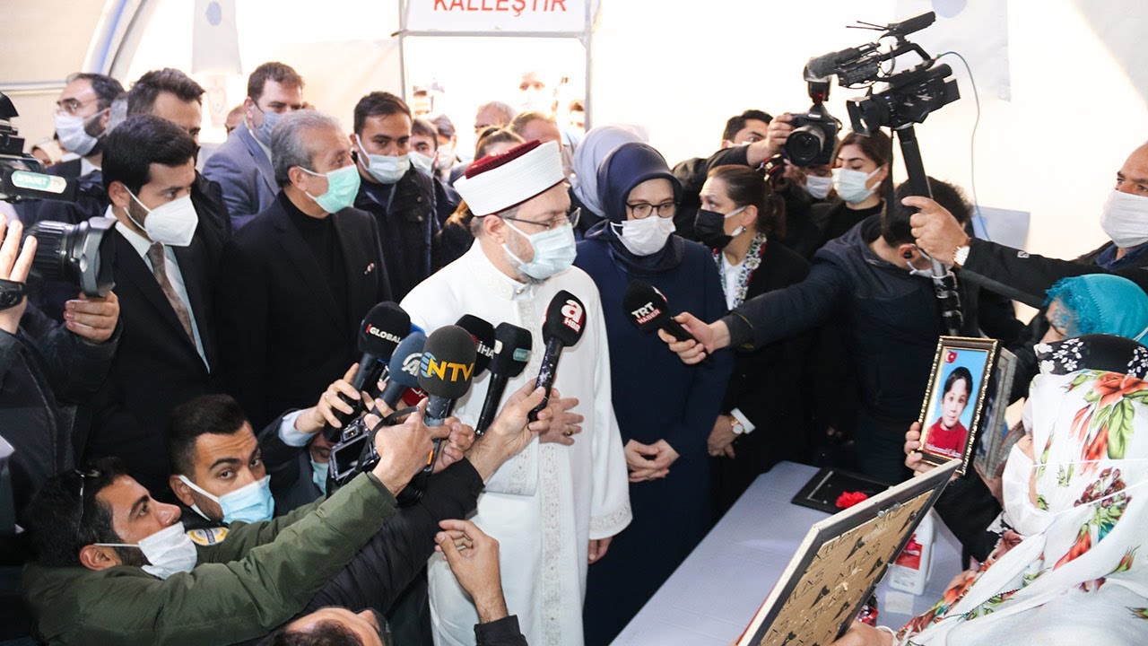 Diyanet İşleri Başkanı Prof. Dr. Erbaş'tan Diyarbakır Annelerine ziyaret