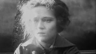 Lulu Rouge Melankoli vs Dimitri Kirsanoff's Ménilmontant