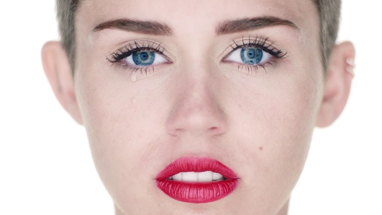 <h1 class=title>Miley Cyrus - Wrecking Ball (Director's Cut)</h1>