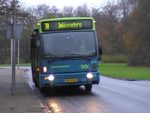 Connexxion 2570 komt aanrijden in Noorderhaven
