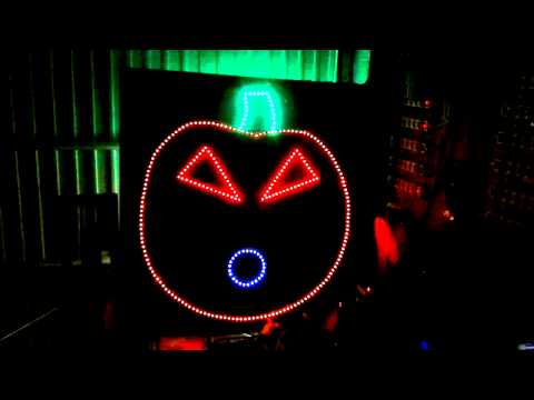 Het Aalsters Kerstlichtje - Test Zingende pompoen op hit van Michel Picquer, Spoekkot op de mert